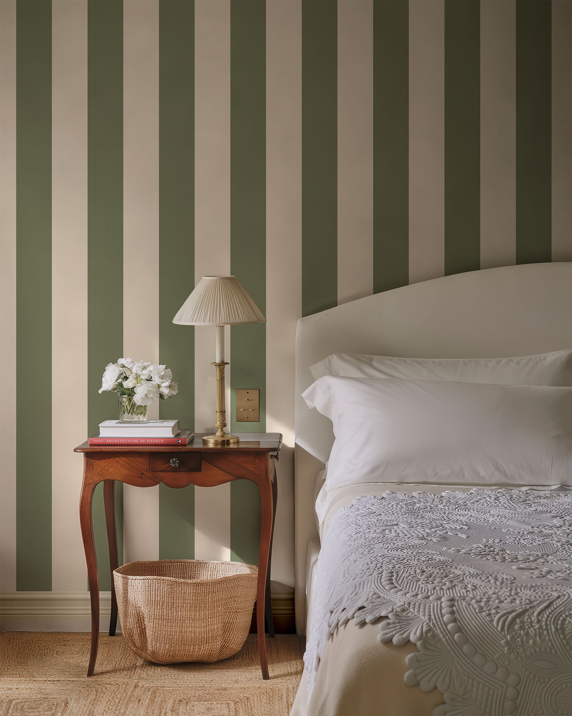 BOLD STRIPE WALLPAPER