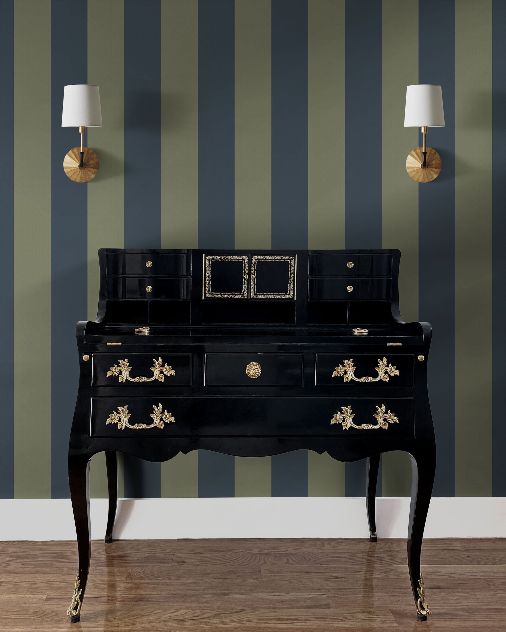 BOLD STRIPE WALLPAPER