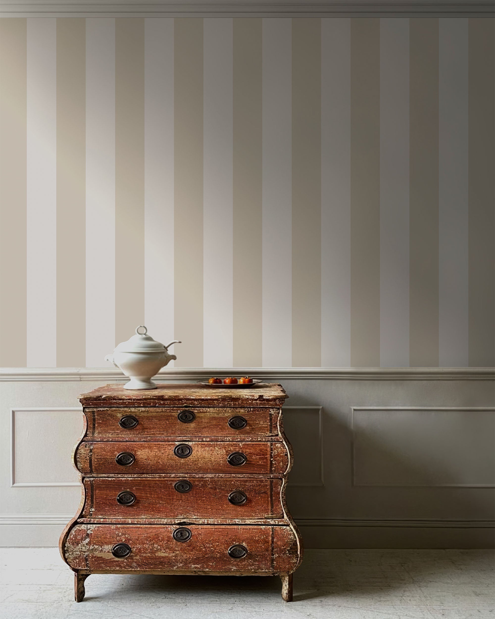 BOLD STRIPE WALLPAPER