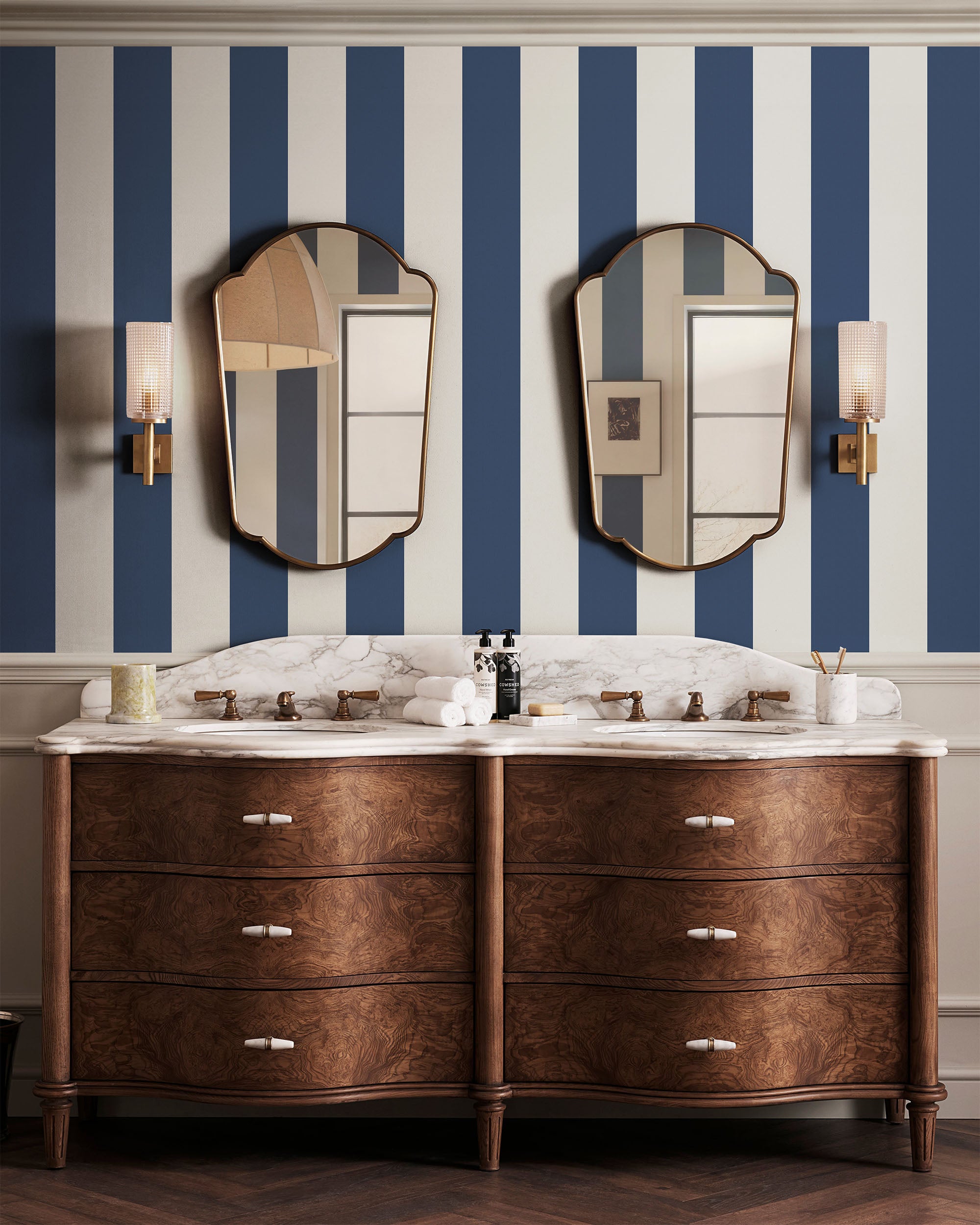 BOLD STRIPE WALLPAPER