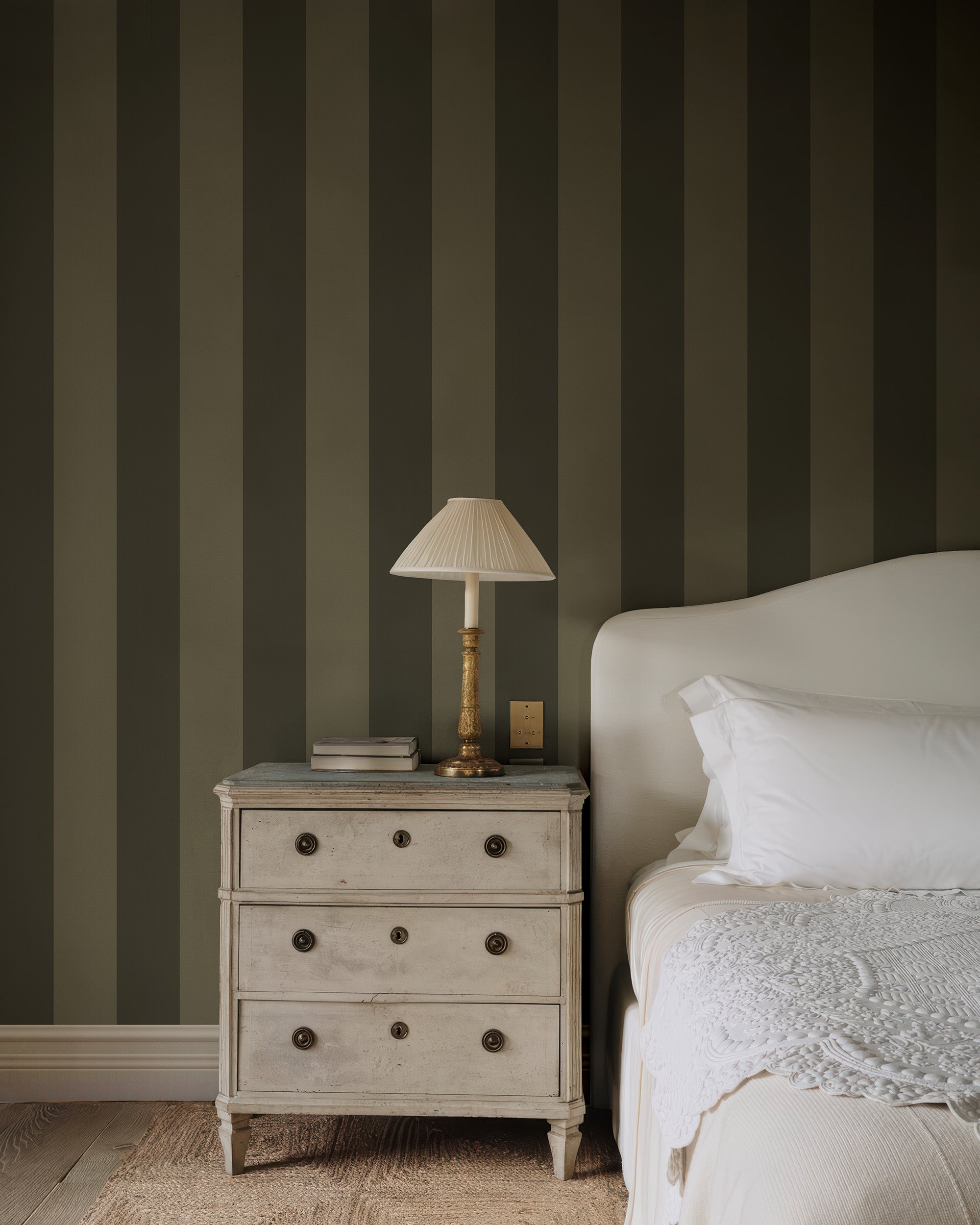 BOLD STRIPE WALLPAPER