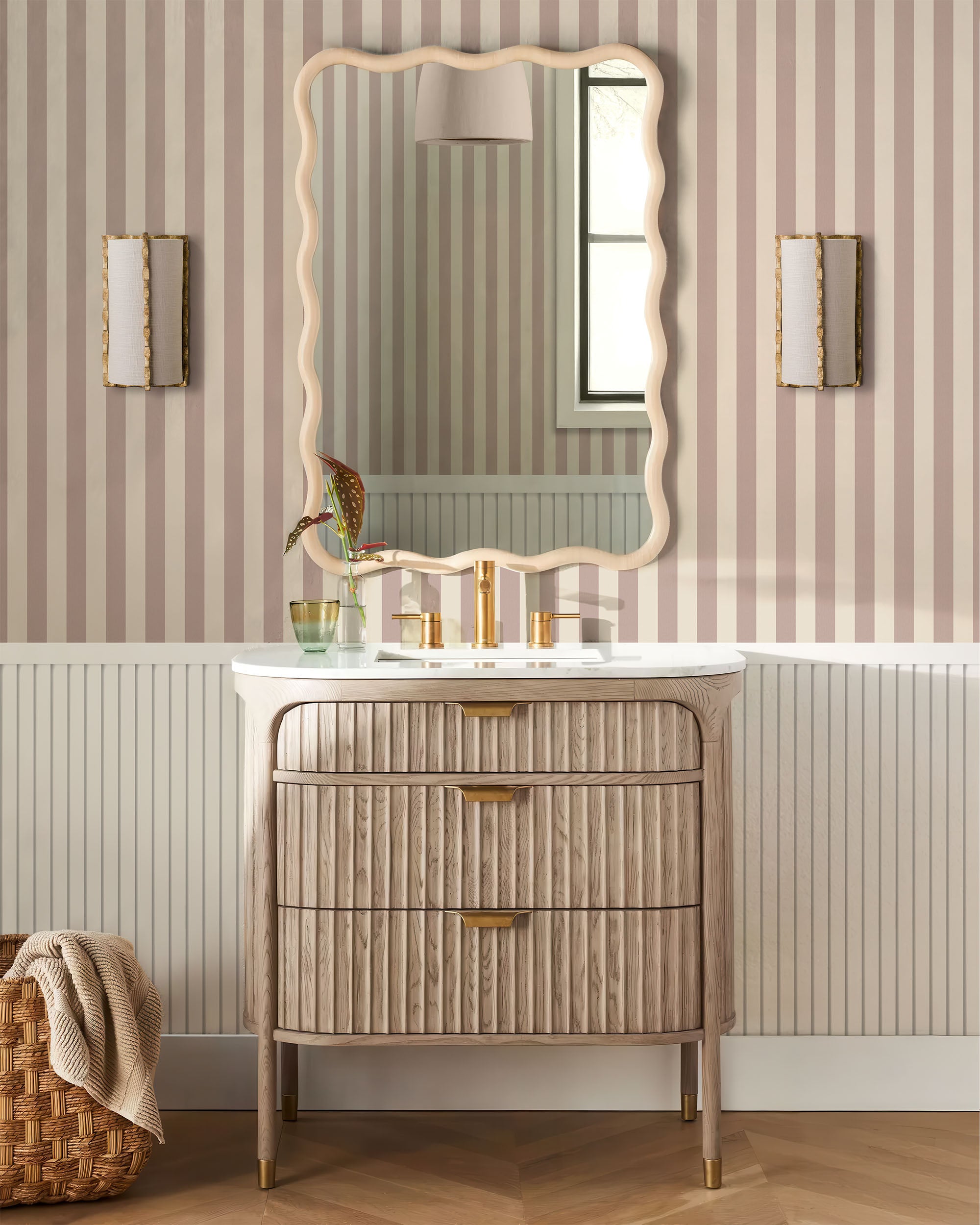 CLASSIC STRIPE WALLPAPER