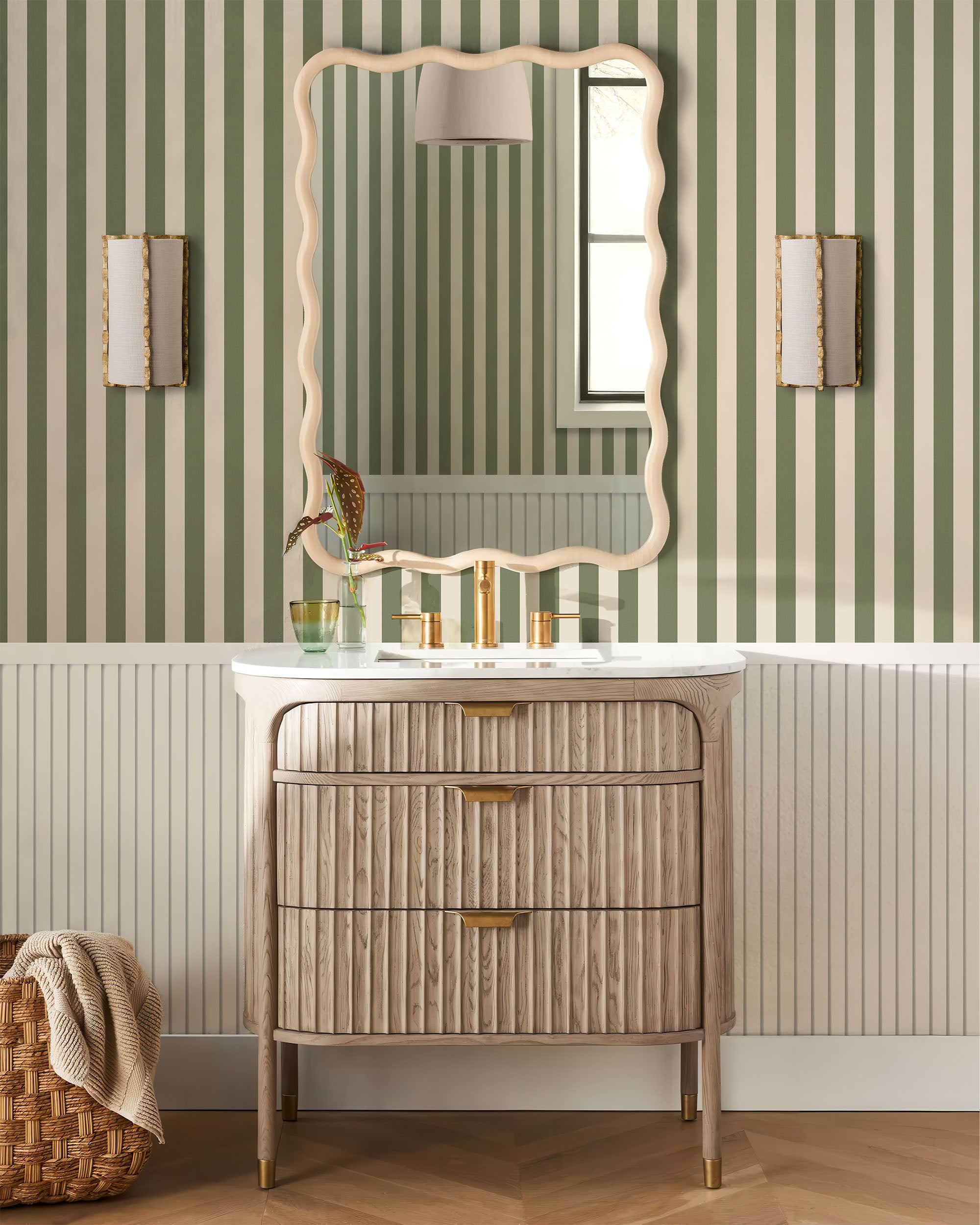 CLASSIC STRIPE WALLPAPER