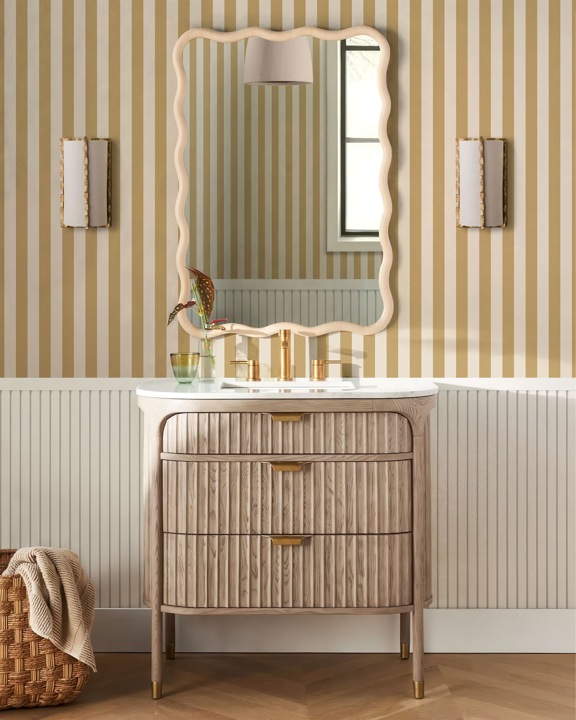 CLASSIC STRIPE WALLPAPER