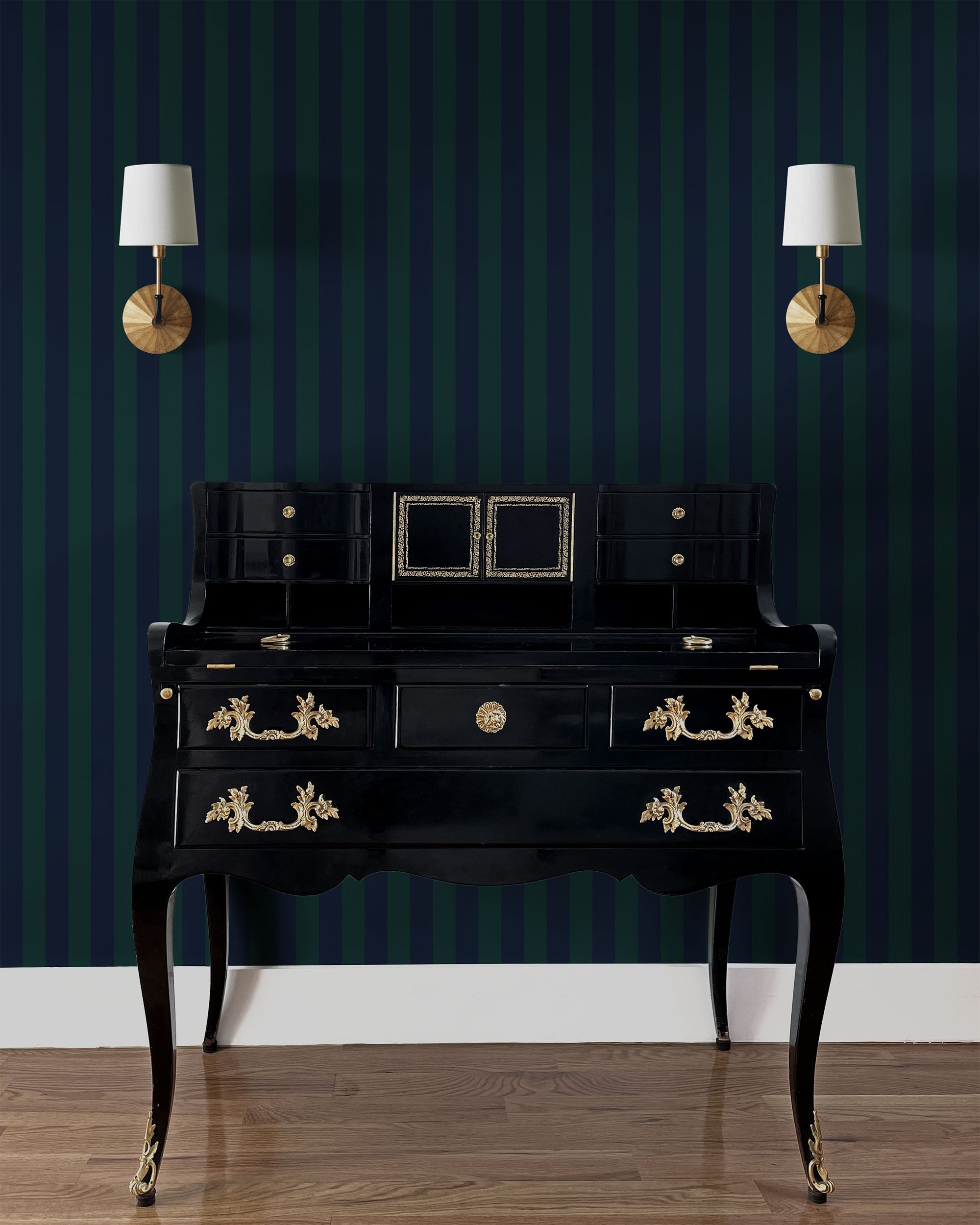 CLASSIC STRIPE WALLPAPER