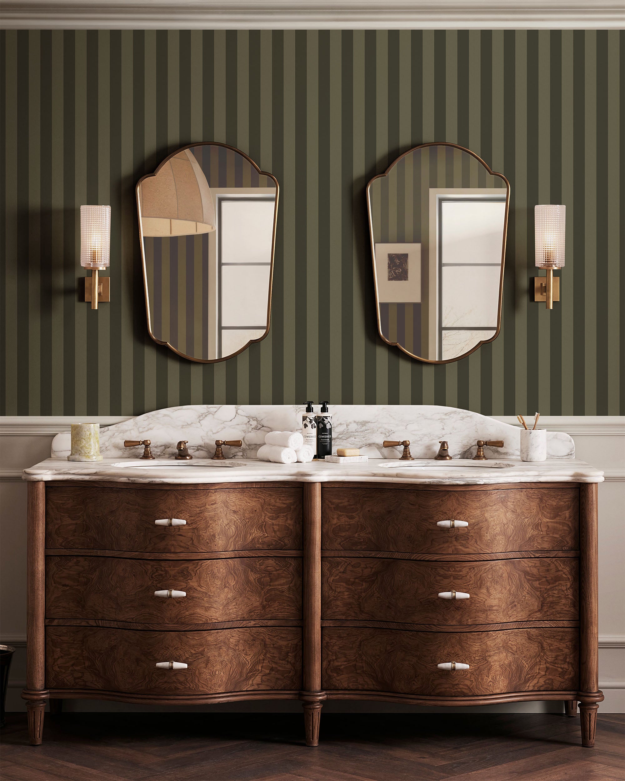 CLASSIC STRIPE WALLPAPER