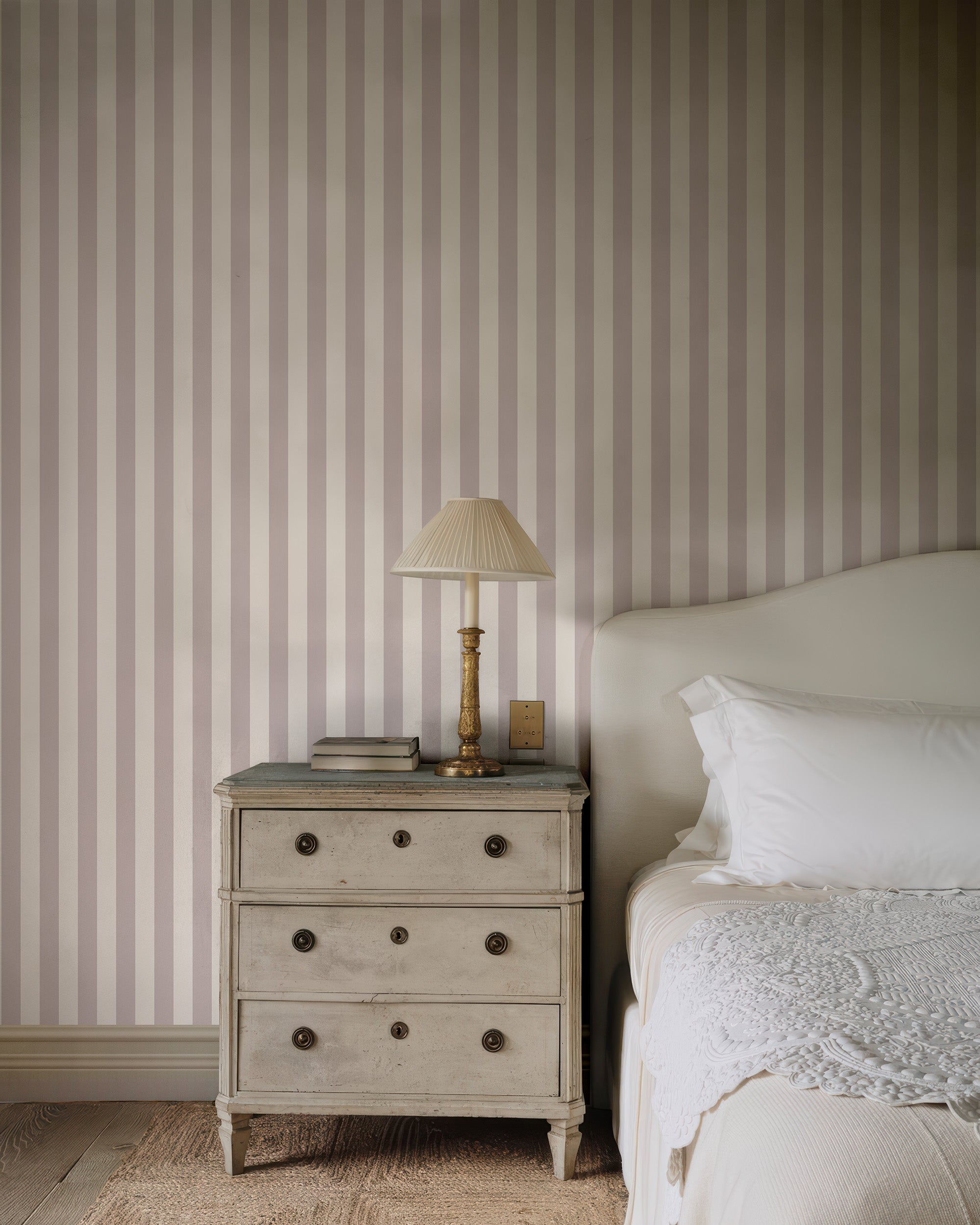 CLASSIC STRIPE WALLPAPER
