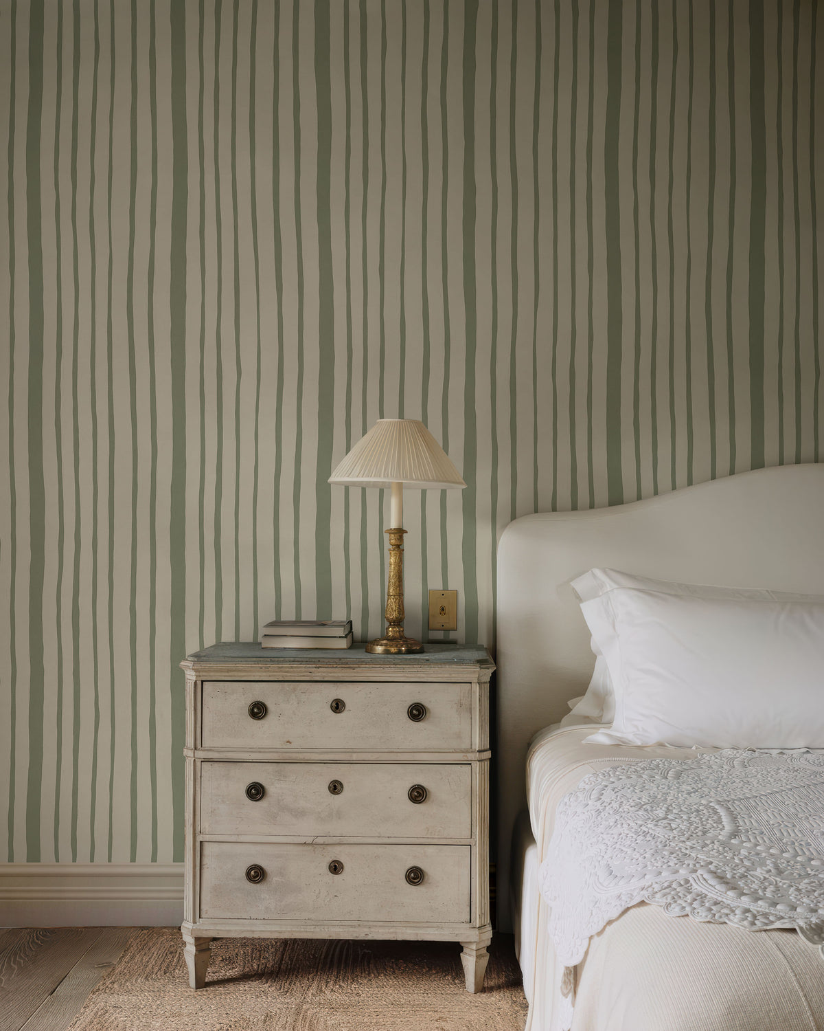 STUDIO STRIPE WALLPAPER