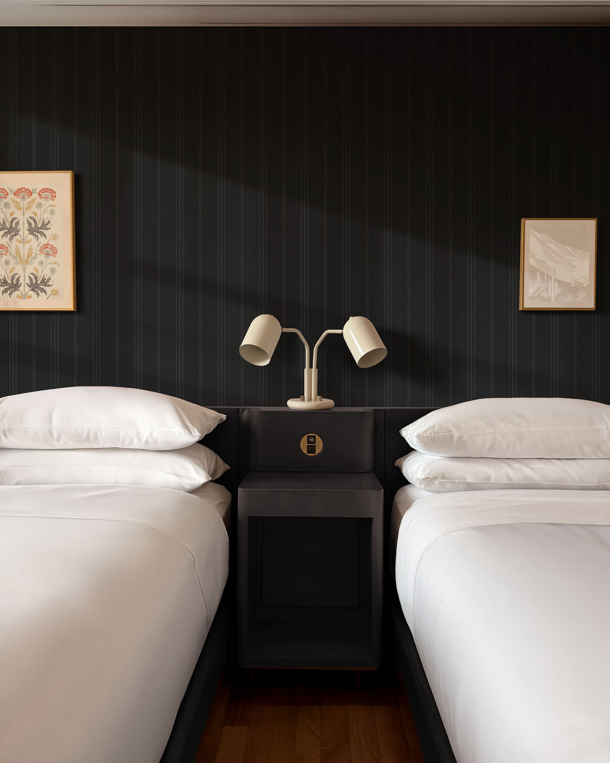 ATELIER PINSTRIPE WALLPAPER