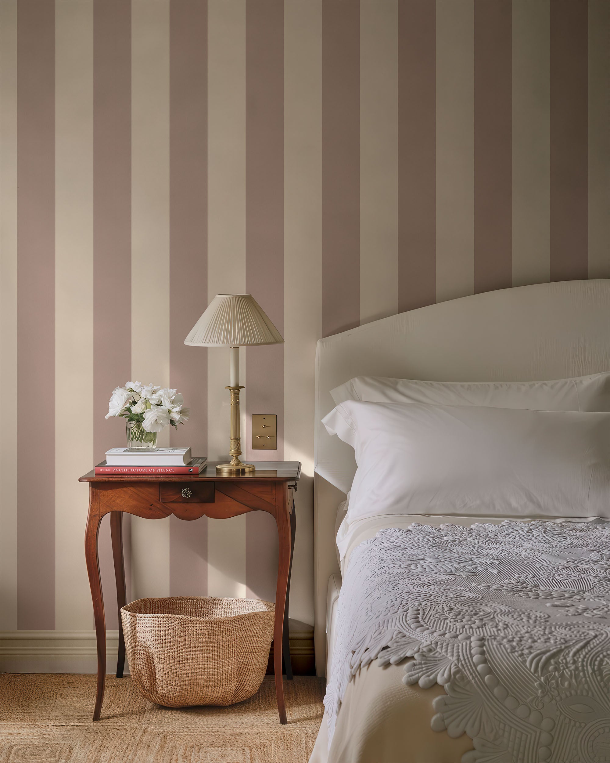 BOLD STRIPE WALLPAPER