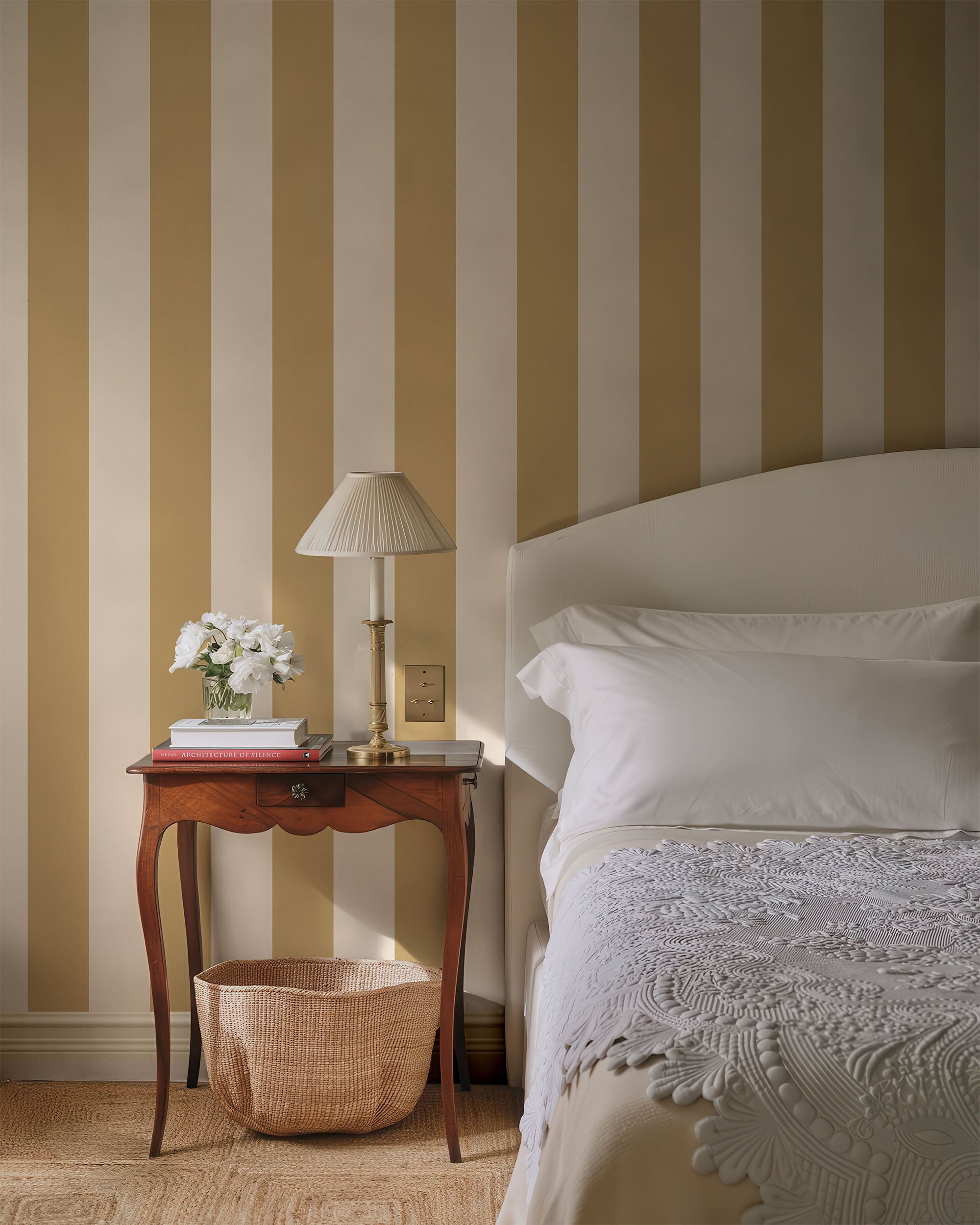 BOLD STRIPE WALLPAPER