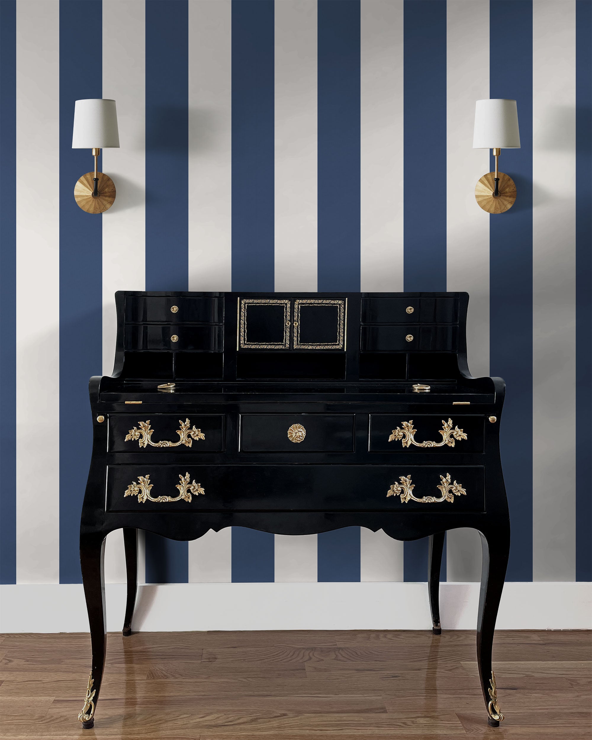 BOLD STRIPE WALLPAPER