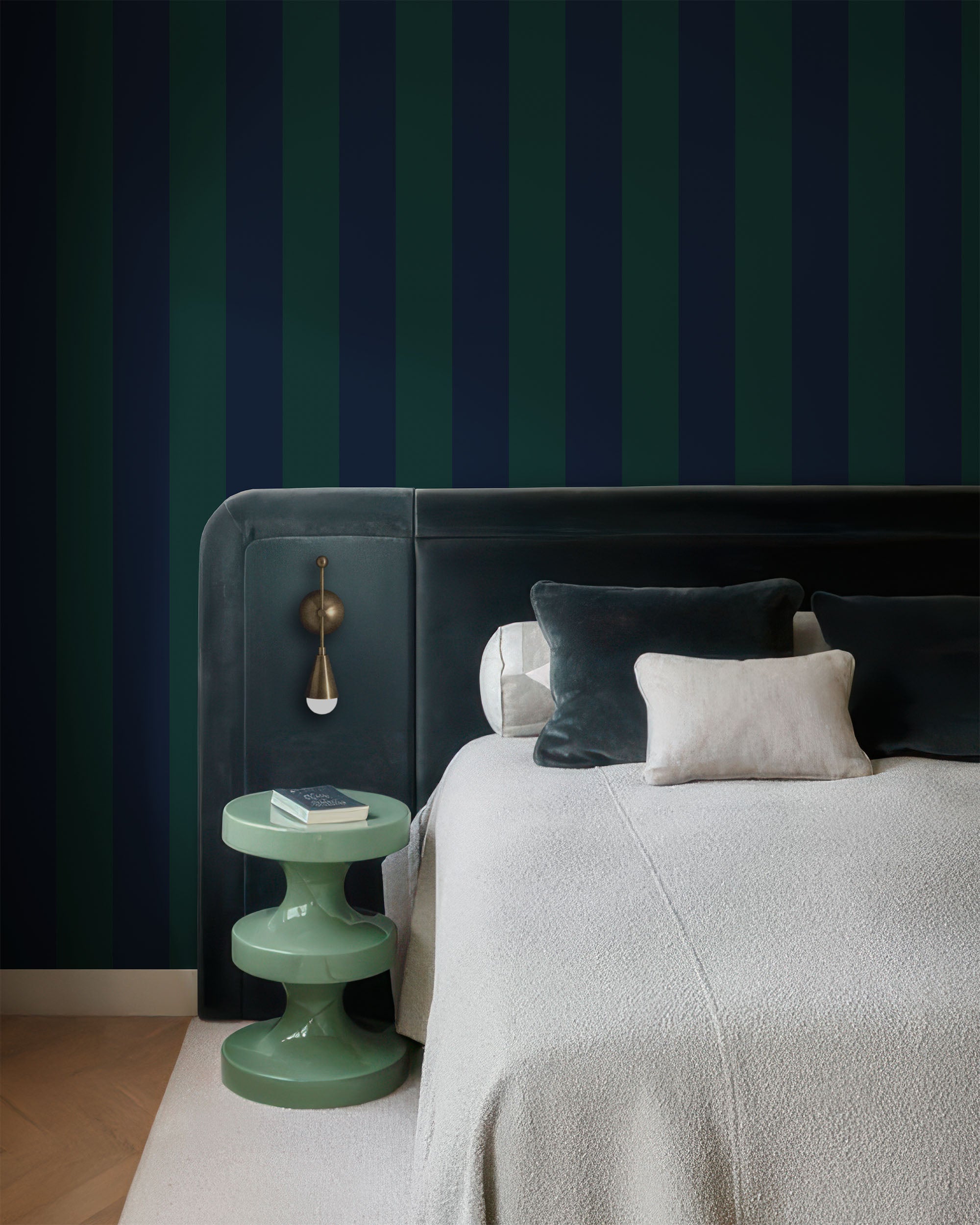 BOLD STRIPE WALLPAPER