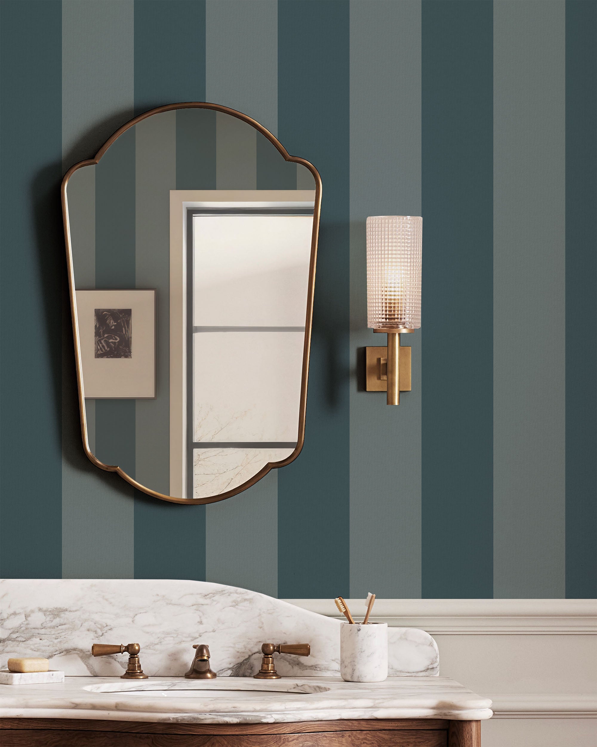 BOLD STRIPE WALLPAPER