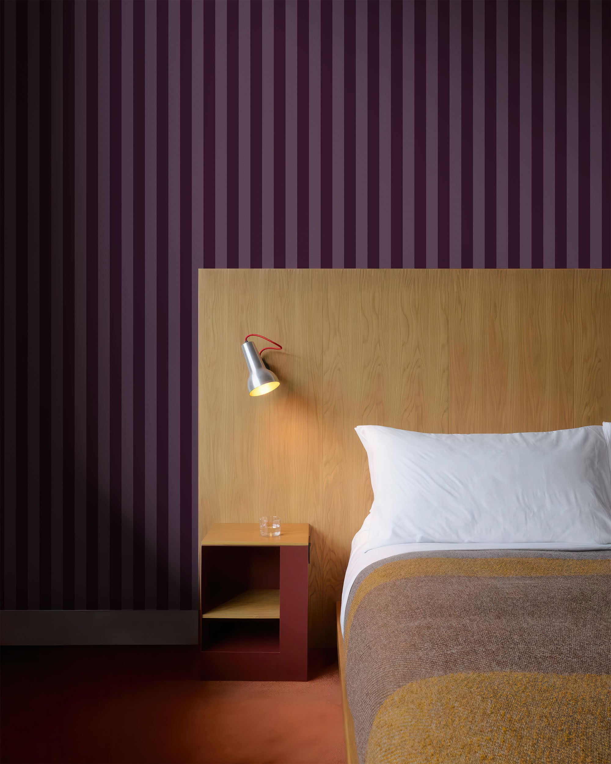 CLASSIC STRIPE WALLPAPER