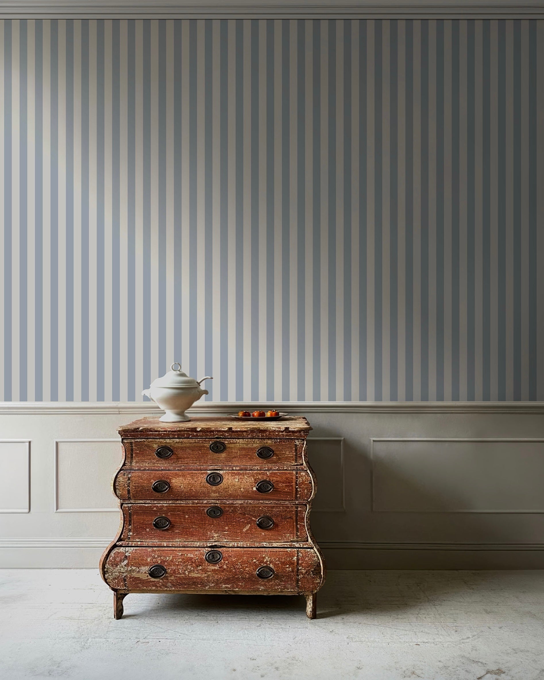 CLASSIC STRIPE WALLPAPER