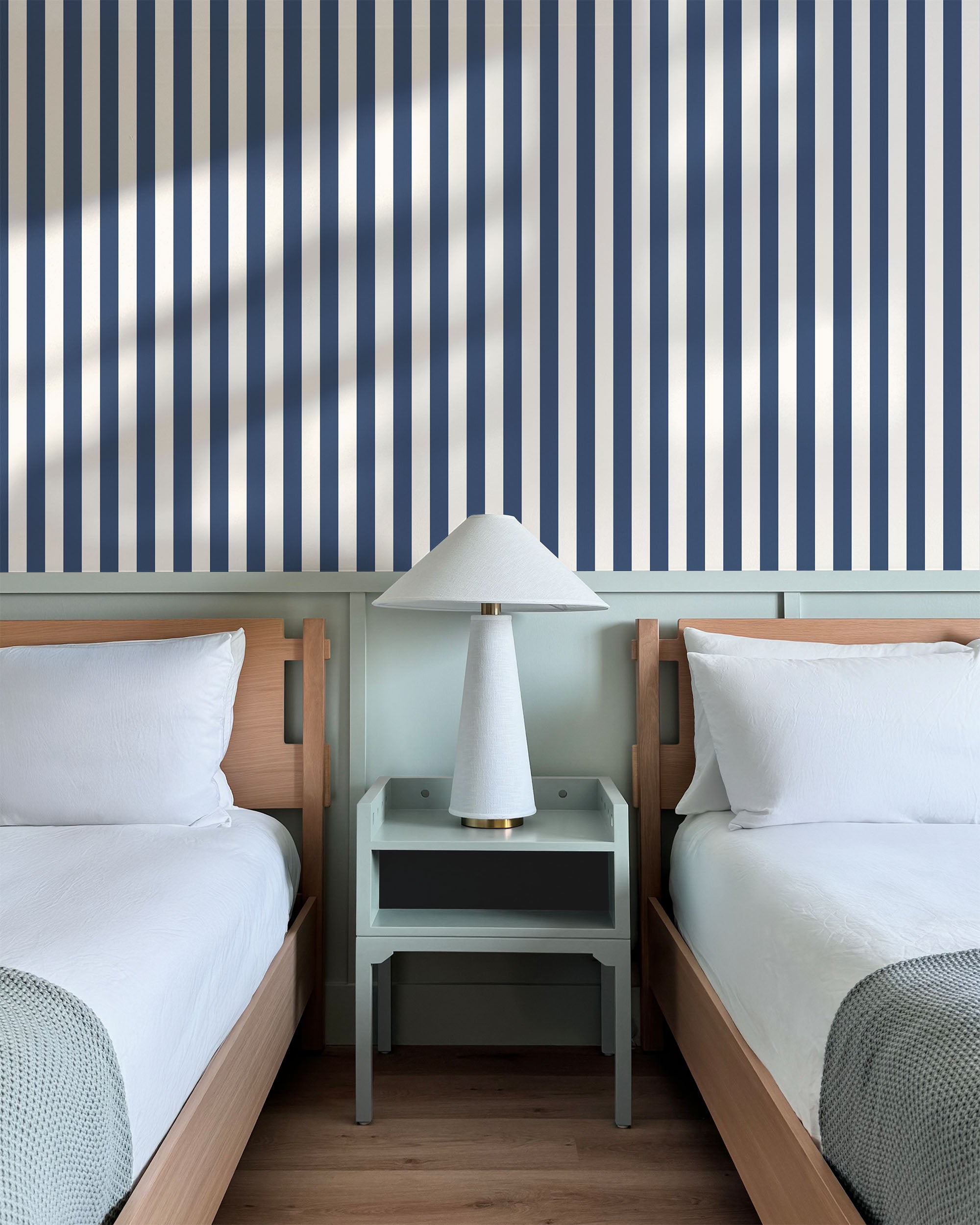 CLASSIC STRIPE WALLPAPER