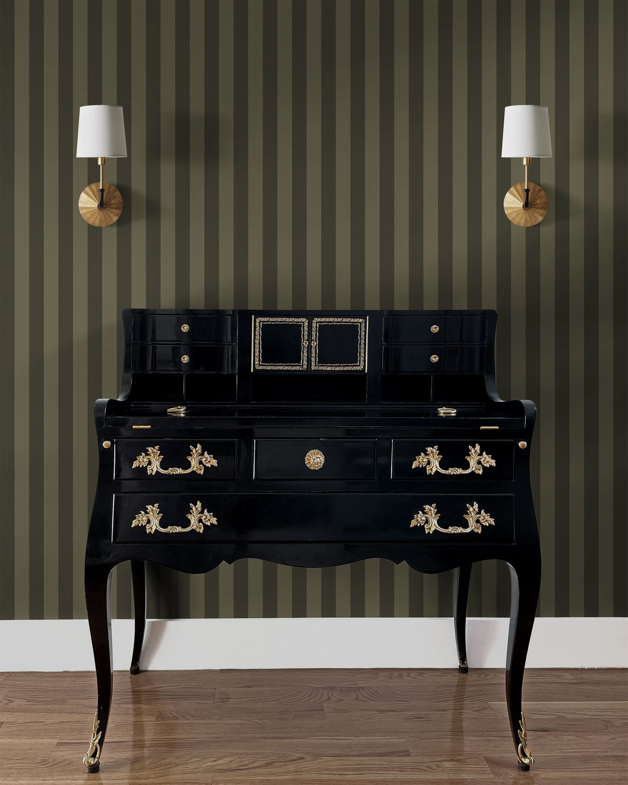 CLASSIC STRIPE WALLPAPER