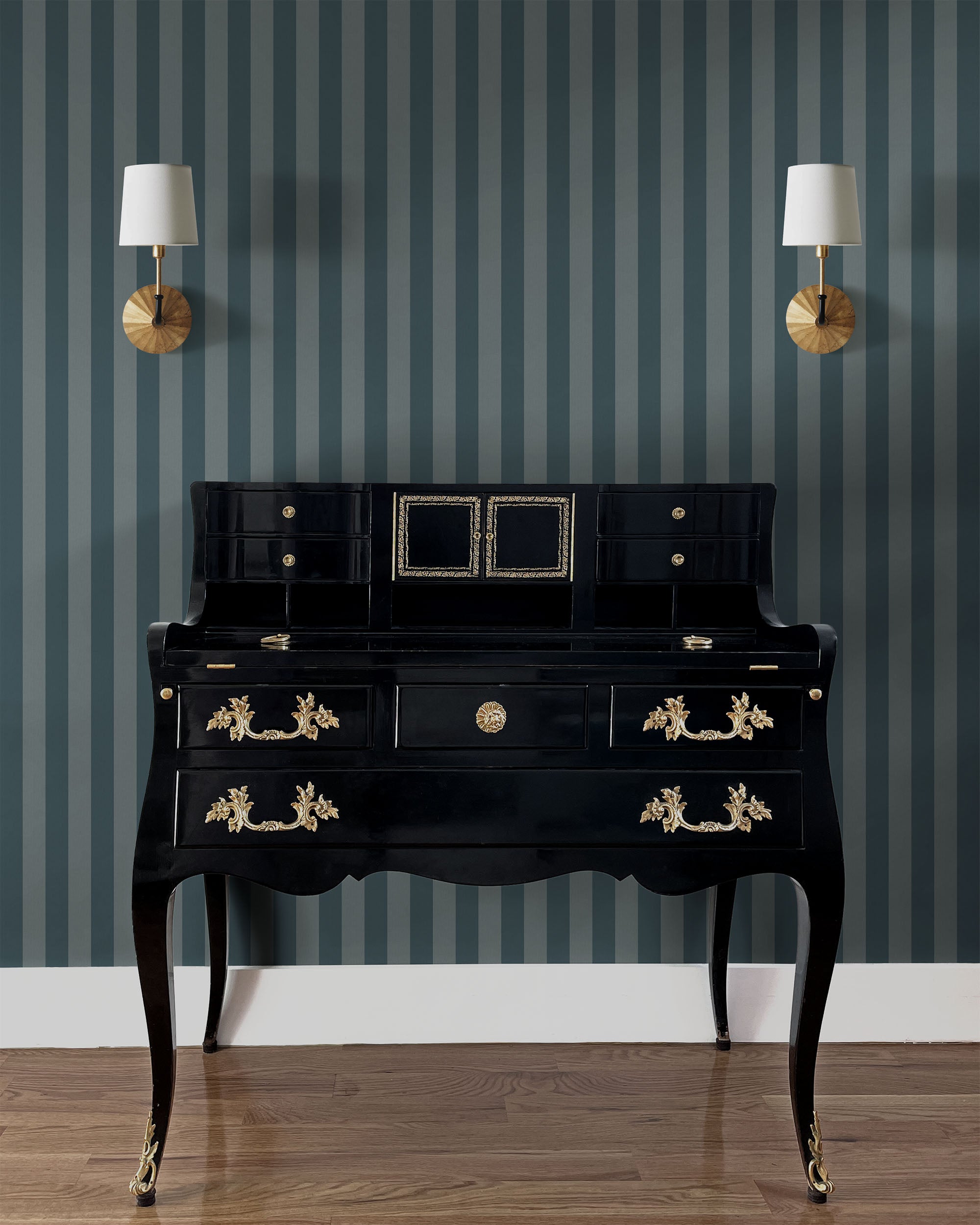 CLASSIC STRIPE WALLPAPER